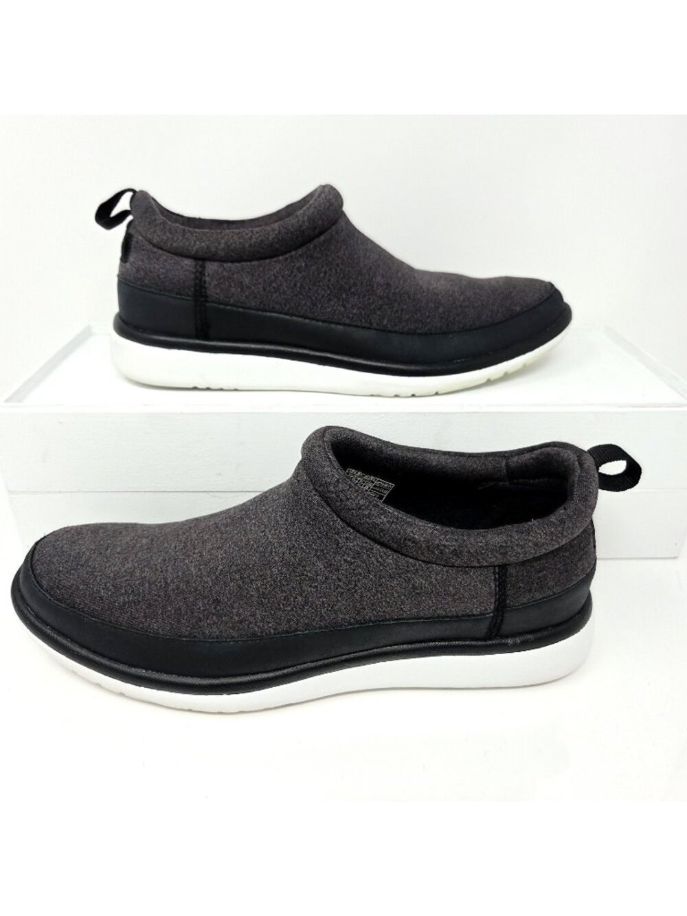 UGG Riviera Slip On Sneakers Womens 9 Gray Black Comfort Casual Low Top Shoes